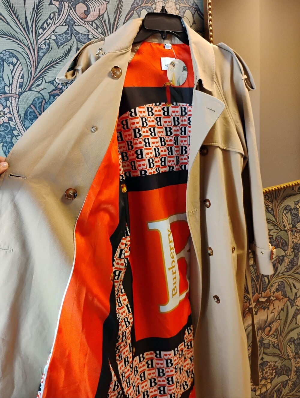 Burberry Beige Trench Coat with Orange Lining and Logo Panel / RARE FIND / - Picture 4 of 15